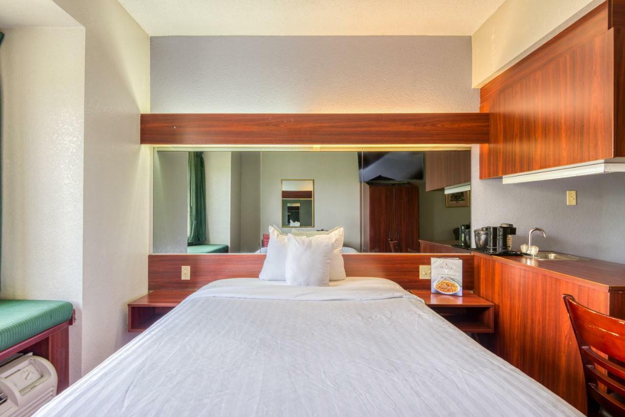 Trident Inn & Suites, Baton Rouge (Adults Only) Prairieville Exterior photo
